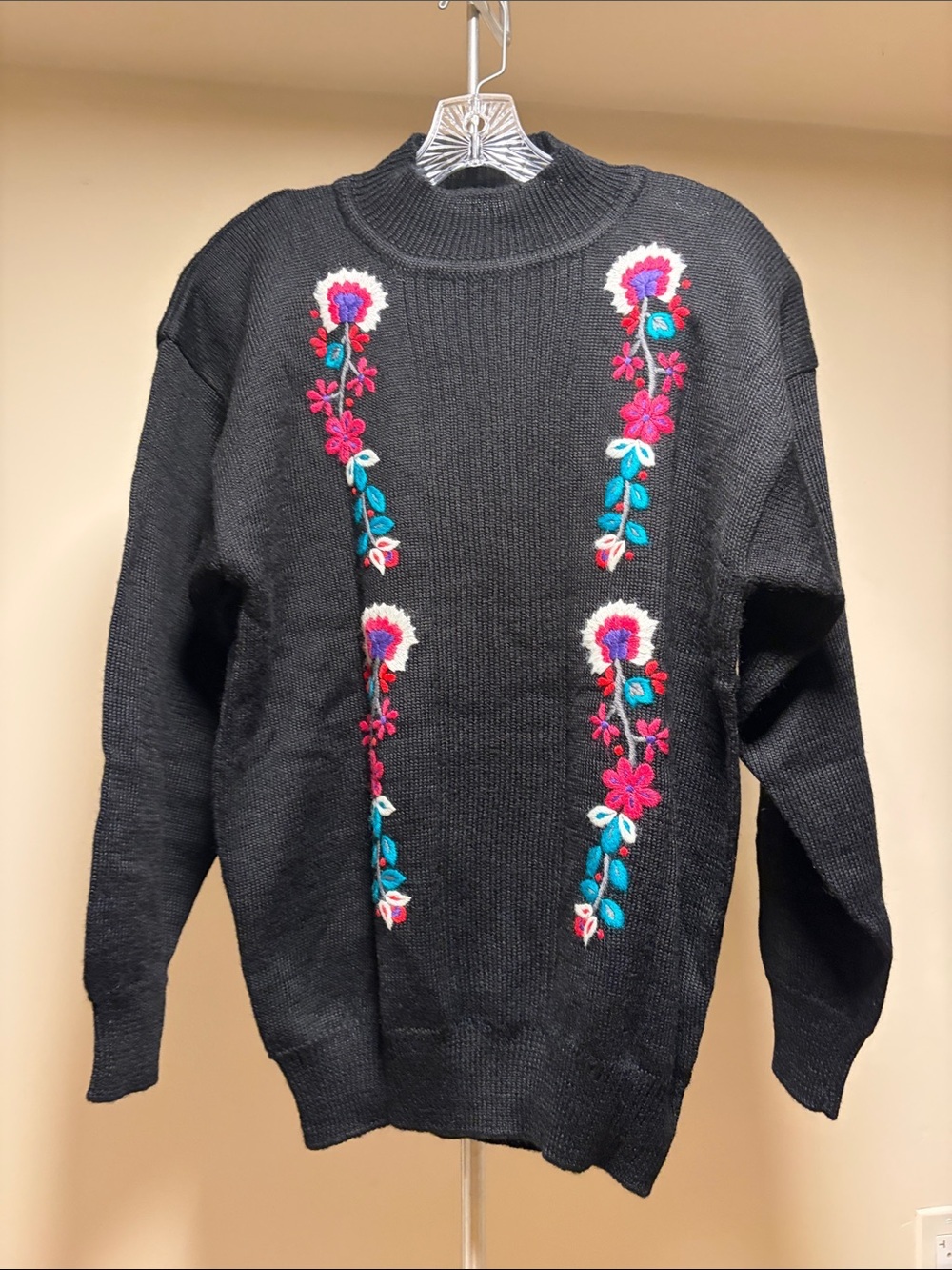 TIgi Wear 1980’s Black Floral Embroidered Crewneck Sweater